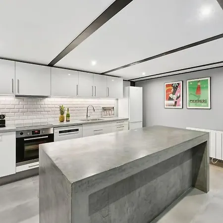 Montmartre Theater Loft Apartman